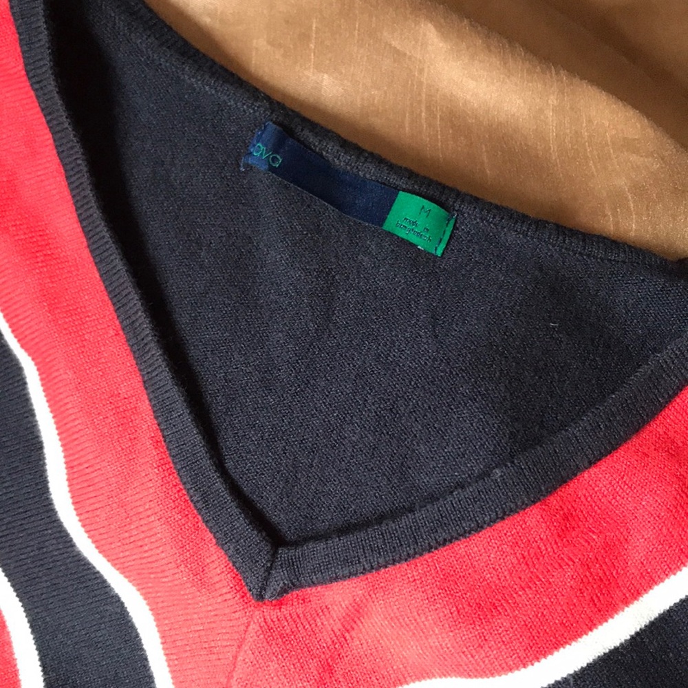 Ava Varsity Ruffle sweater - Picture 2 of 3